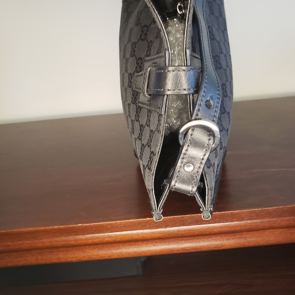 Gucci - Picture 4 of 16